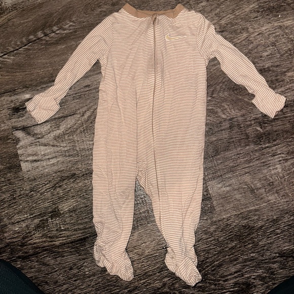 Nike Other - Nike Brown and White Striped Kids Footie